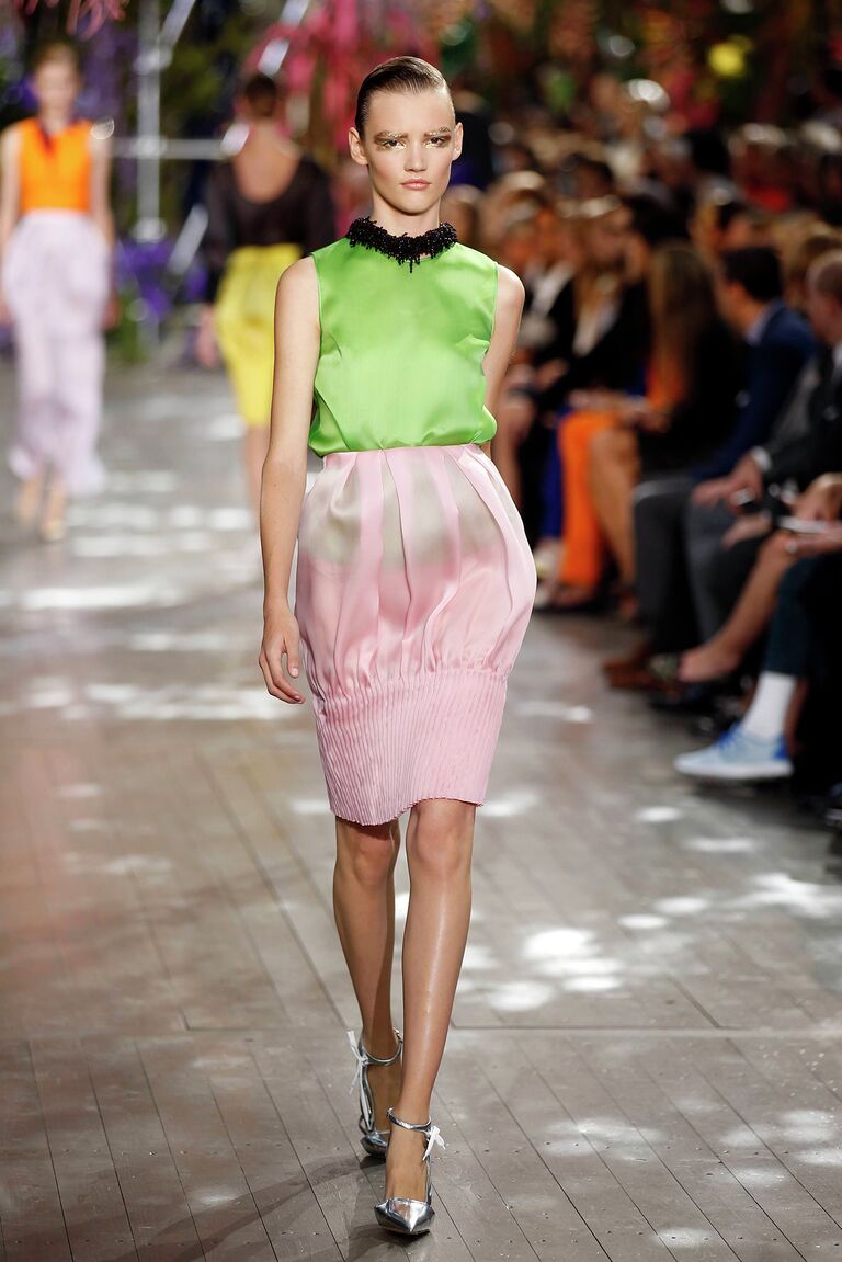 Показ весенне-летней коллекции Christian Dior на Неделе моды в Париже Показ весенне-летней коллекции Christian Dior на Неделе моды в Париже