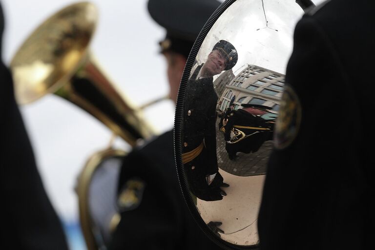 Бюсты великих флотоводцев установлены на Синопской набережной в Петербурге