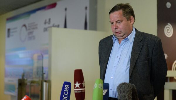 Посол России в Ливии Иван Молотков отвечает на вопросы журналистов в аэропорту Домодедово