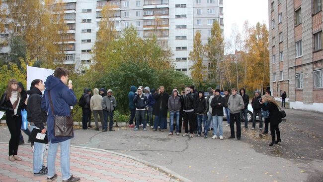 Томские студенты требуют отменить комендантский час в общежитиях, фото с места события