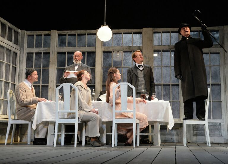 Прогон спектакля Враг народа в Театре им. В. Маяковского Прогон спектакля Враг народа в Театре им. В. Маяковского