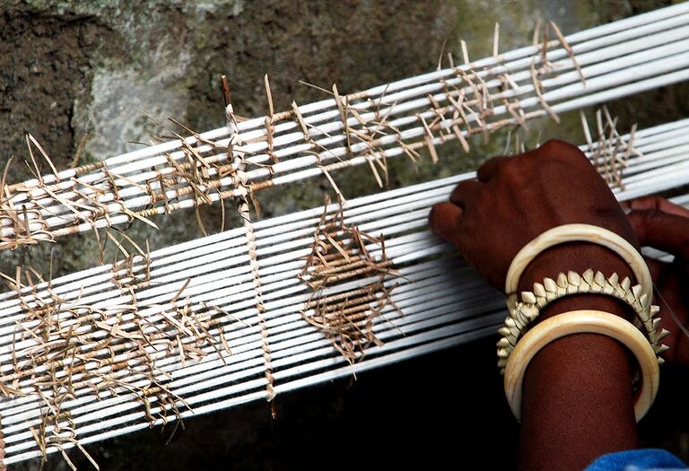 Изготовление иката на острове Флорес Изготовление иката на острове Флорес