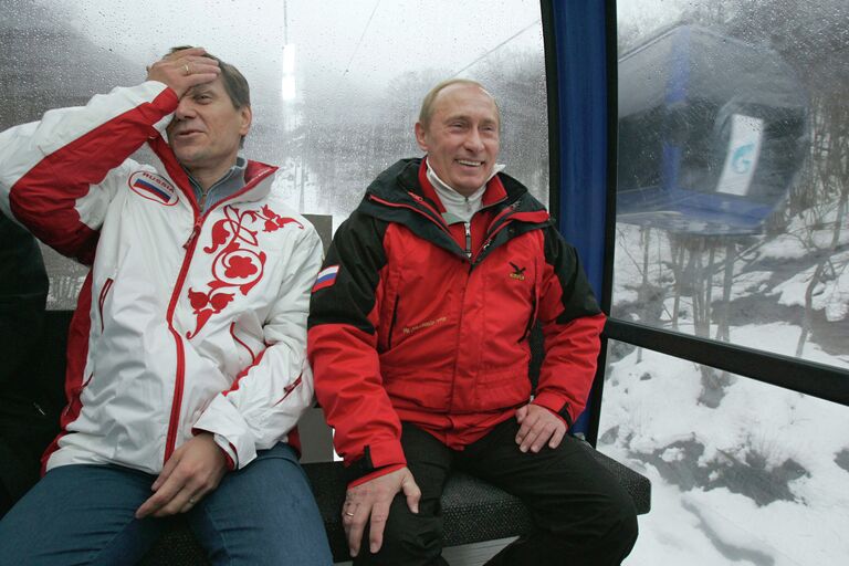 Заместитель председателя правительства РФ Александр Жуков и президент России Владимир Путин