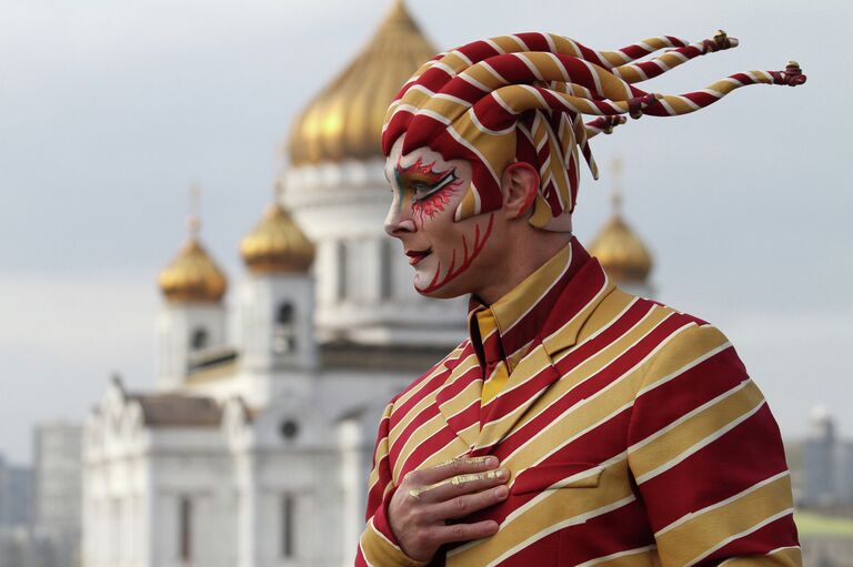 Барри Лоуин, исполнитель роли Плута в шоу Kooza Барри Лоуин, исполнитель роли Плута в шоу Kooza