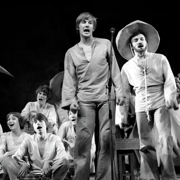 Сцена из спектакля Звезда и смерть Хоакина Мурьетты Театра им.Ленкома