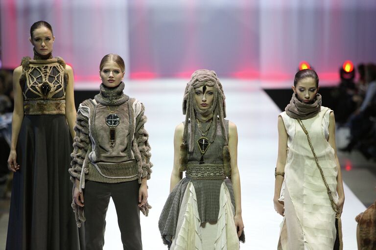 Благотворительный фонд Русский силуэт, конкурс молодых дизайнеров в Гостином дворе Благотворительный фонд Русский силуэт, конкурс молодых дизайнеров в Гостином дворе