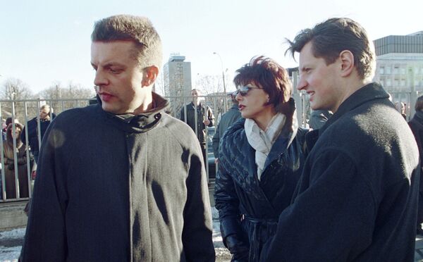 Леонид Парфенов, Татьяна Миткова и Алексей Пивоваров, 2001 год Леонид Парфенов, Татьяна Миткова и Алексей Пивоваров, 2001 год
