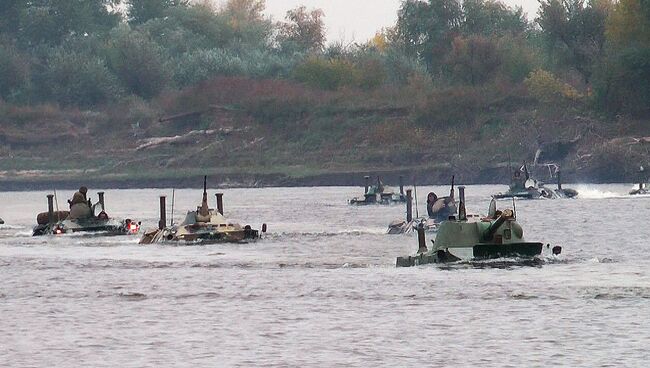 Морпехи на БТР форсировали Волгу и отбили атаку вражеского десанта