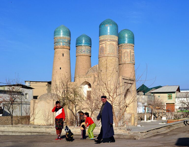 Бухара население 2024. 2023 бухара. Аисты в бухаре. Бухара за 1 день. Узбекистан самарканд туризм.
