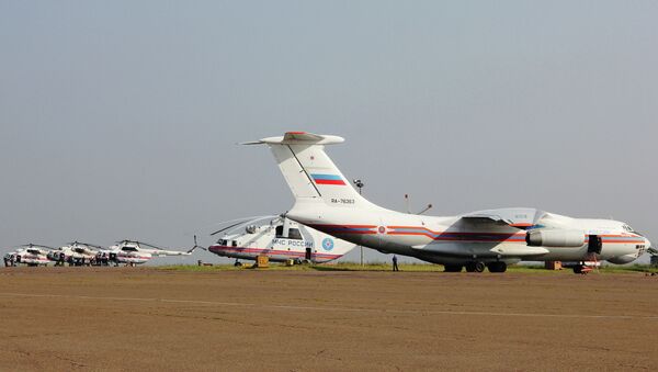 Самолет и вертолеты МЧС РФ, архивное фото