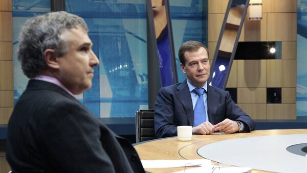 Президент РФ Дмитрий Медведев и генеральный директор телекомпании НТВ Владимир Кулистиков, архивное фото
