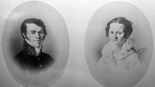 Портреты отца и матери писателя - Михаила и Марии Достоевских. Архивное фото