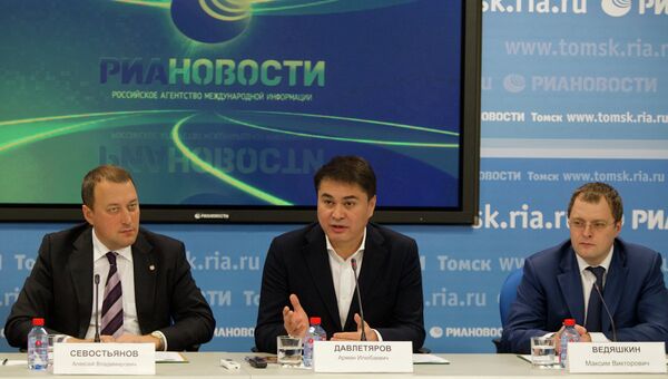 ТВ-канал будет позиционировать Томск как студенческую столицу РФ , фото с подписания соглашения