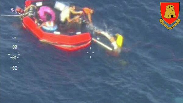 Крушение лодки в Лампедузе. Фото с места событий