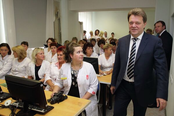 Иван Кляйн на встрече с избирателями в родильном доме №4, Томск