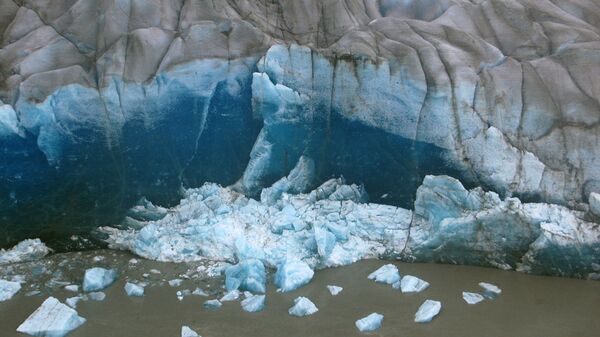 Ледник Аляски. Архивное фото