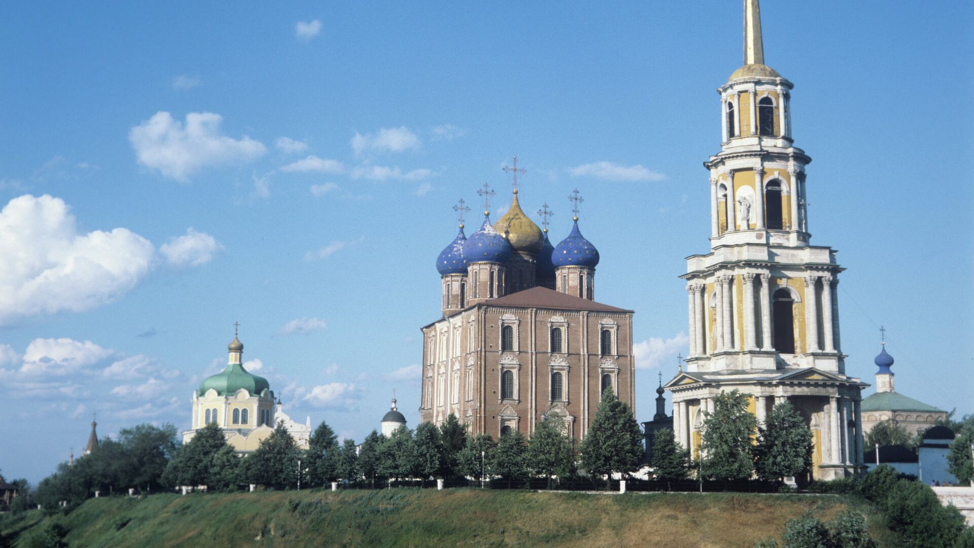 Рязань. Вид на Успенский собор и колокольню. Архивное фото - РИА Новости, 1920, 21.06.2021