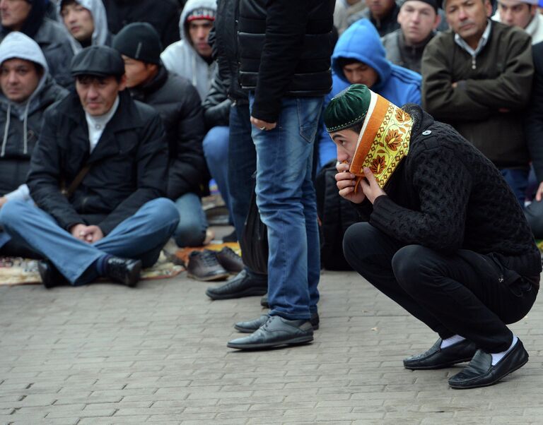 Празднование Курбан-Байрама в Петербурге 15 октября 2013 года