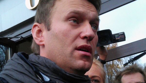 Алексей Навальный на выходе из Кировского областного суда