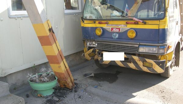 Грузовик во Владивостоке задавил своего водителя. Фото с места события.