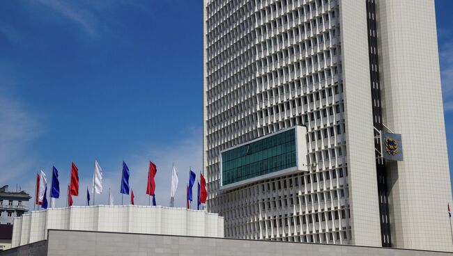 Белый дом Приморья - здание администрации Приморского края во Владивостоке