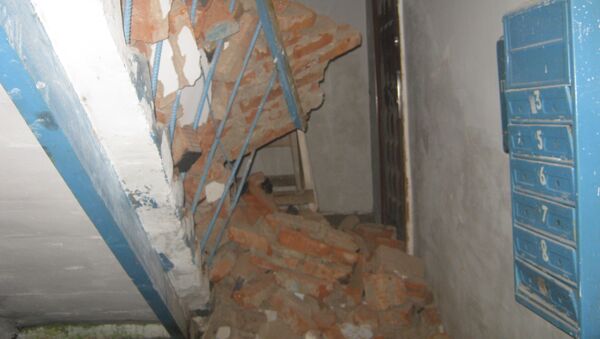 Обрушение стены жилого дома в удмуртском поселке Игра, фото с места событий