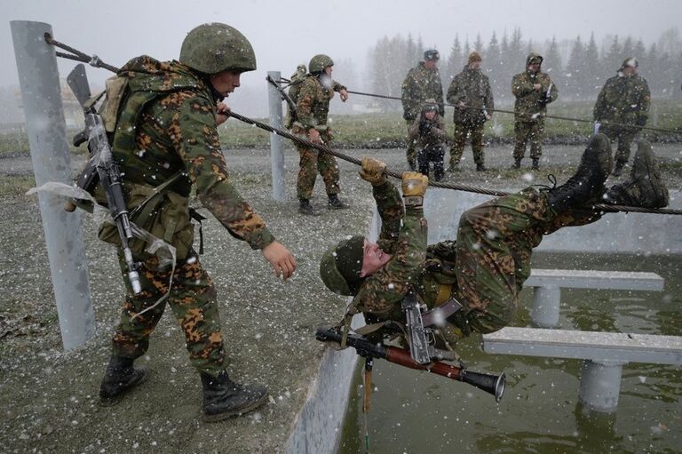 Cоревнования взводов спецназа на первенство Сибирского регионального командования внутренних войск МВД России