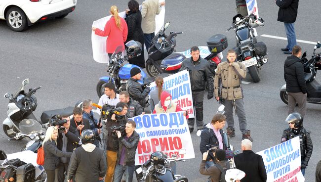 Акция в поддержку Ю.Некрасова на Садовом кольце