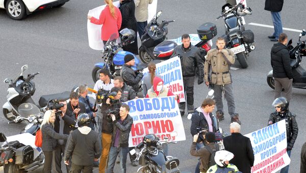 Участники акции в поддержку байкера Юрия Некрасова на Садовом кольце. Фото с места события