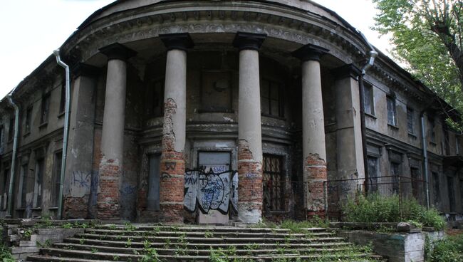 Усадьба Уткина дача летом 2013 года. Архивное фото