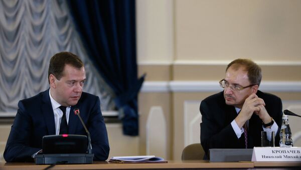 Д.Медведев и Н.Кропачев на заседании Попечительского совета СПбГУ 18 октября 2013 года