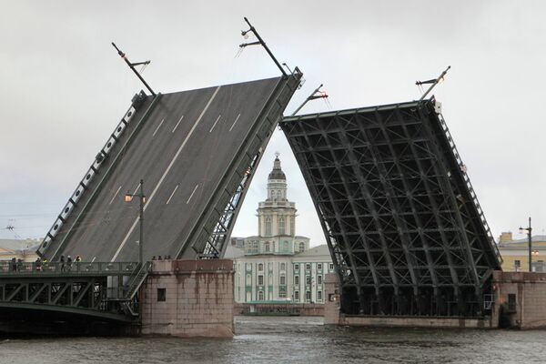 Открытие Дворцового моста в Петербурге после реконструкции