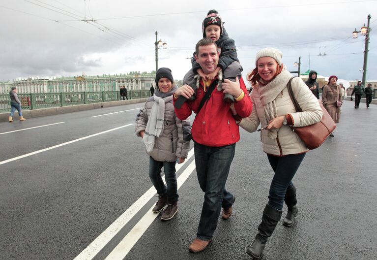 Открытие Дворцового моста в Петербурге после реконструкции