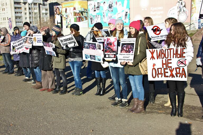 Мех сквозь слезы: в Томске прошел антимеховой митинг