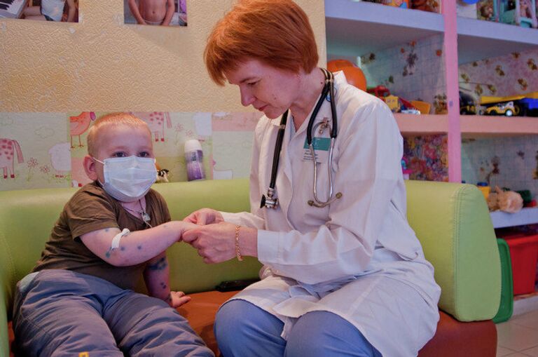 Дети, больные онкологическими заболеваниями, проходят реабилитацию в томском благотворительном фонде имени Алены Петровой Дети, больные онкологическими заболеваниями, проходят реабилитацию в томском благотворительном фонде имени Алены Петровой