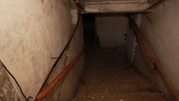 Тела трех мужчин и женщины нашли в подвале дома в Новосибирске