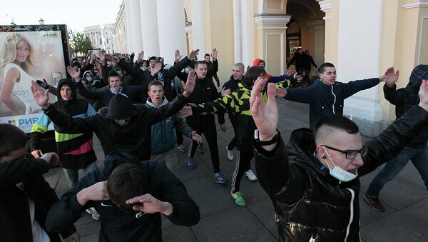 Шествие участников акции националистов в Петербурге. Фото с места событий