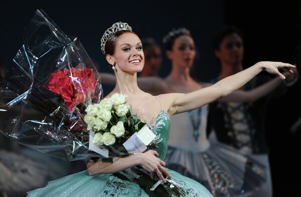 Солистка Мариинского театра Ульяна Лопаткина в сцене из балета Симфония до мажор