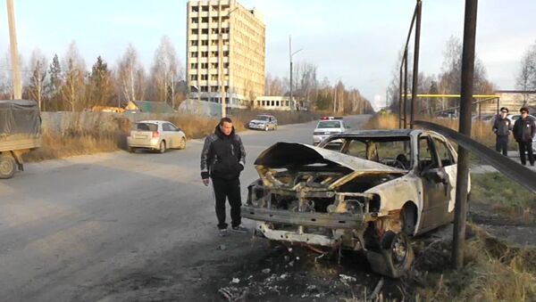 Иномарка врезалась в опору газопровода в Томске и загорелась, событийное фото