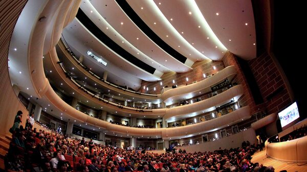 Приморский театр оперы и балета во Владивостоке, архивное фото