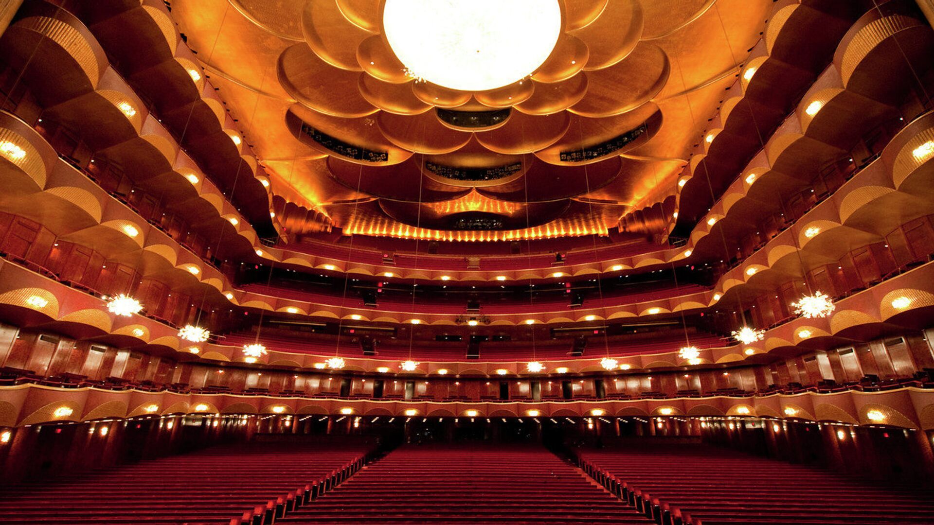 Самые большие оперы. Метрополитен опера в Нью-Йорке. Метрополитен театр Нью-Йорк. Метрополитен-опера театр в США. Метрополитен опера театр.