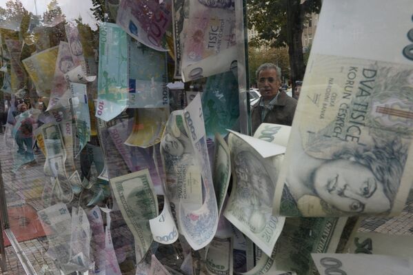 Чешские кроны, евро, доллары