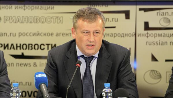 Губернатор Ленобласти Александр Дрозденко на пресс-конференции в РИА Новости