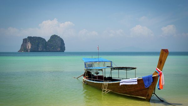 Лодка на побережье Таиланда. Архивное фото
