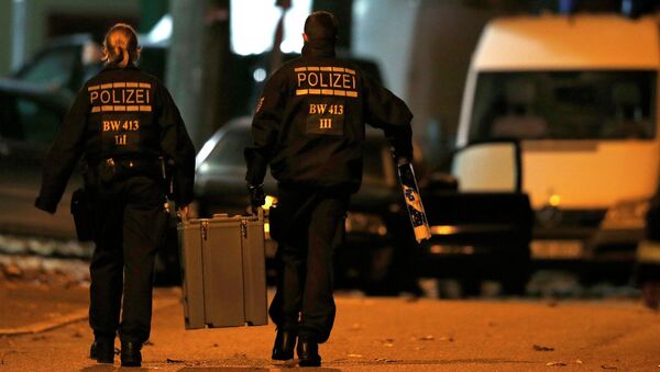 Полиция рядом с местом, где мужчина захватил 12 заложников в закусочной в немецком Фрайбурге