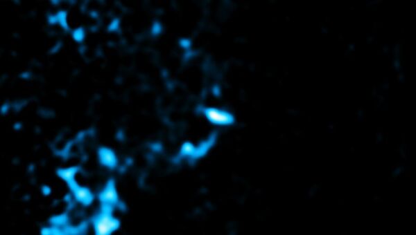 Астрономы наблюдали в области, окружающей черную дыру в центре Галактики, две ярких вспышки, случившихся за последние несколько сотен лет