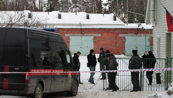 На месте взрыва у здания полиции в Петербурге, произошедшего 28 января 2013 года