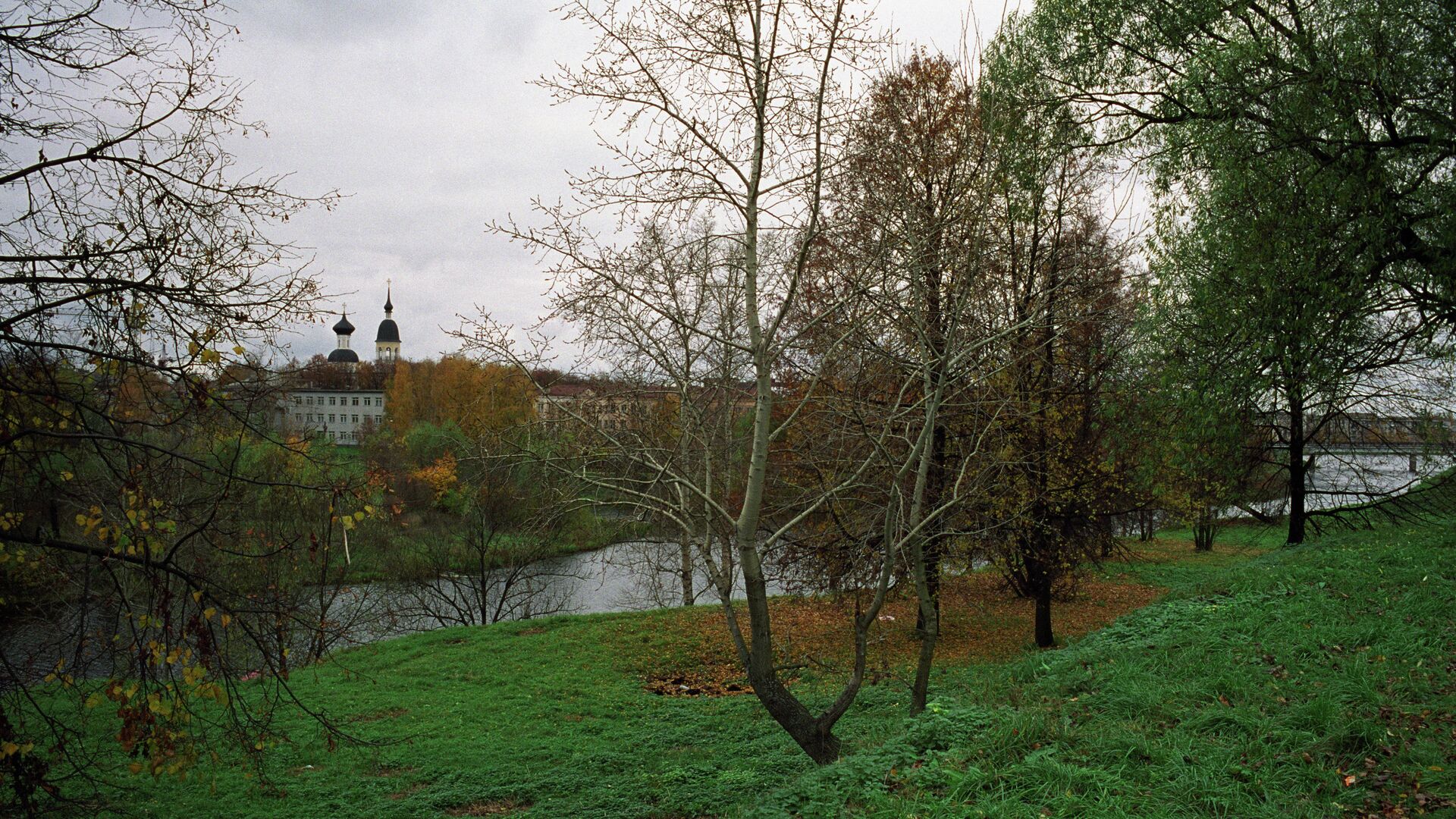 Городской парк в Великих Луках - РИА Новости, 1920, 18.08.2023