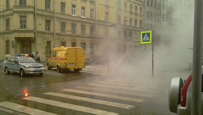 Прорыв трубы в центре Петербурга