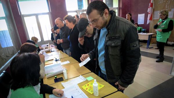 Голосование на одном из избирательных участков Тбилиси. Фото с места события.